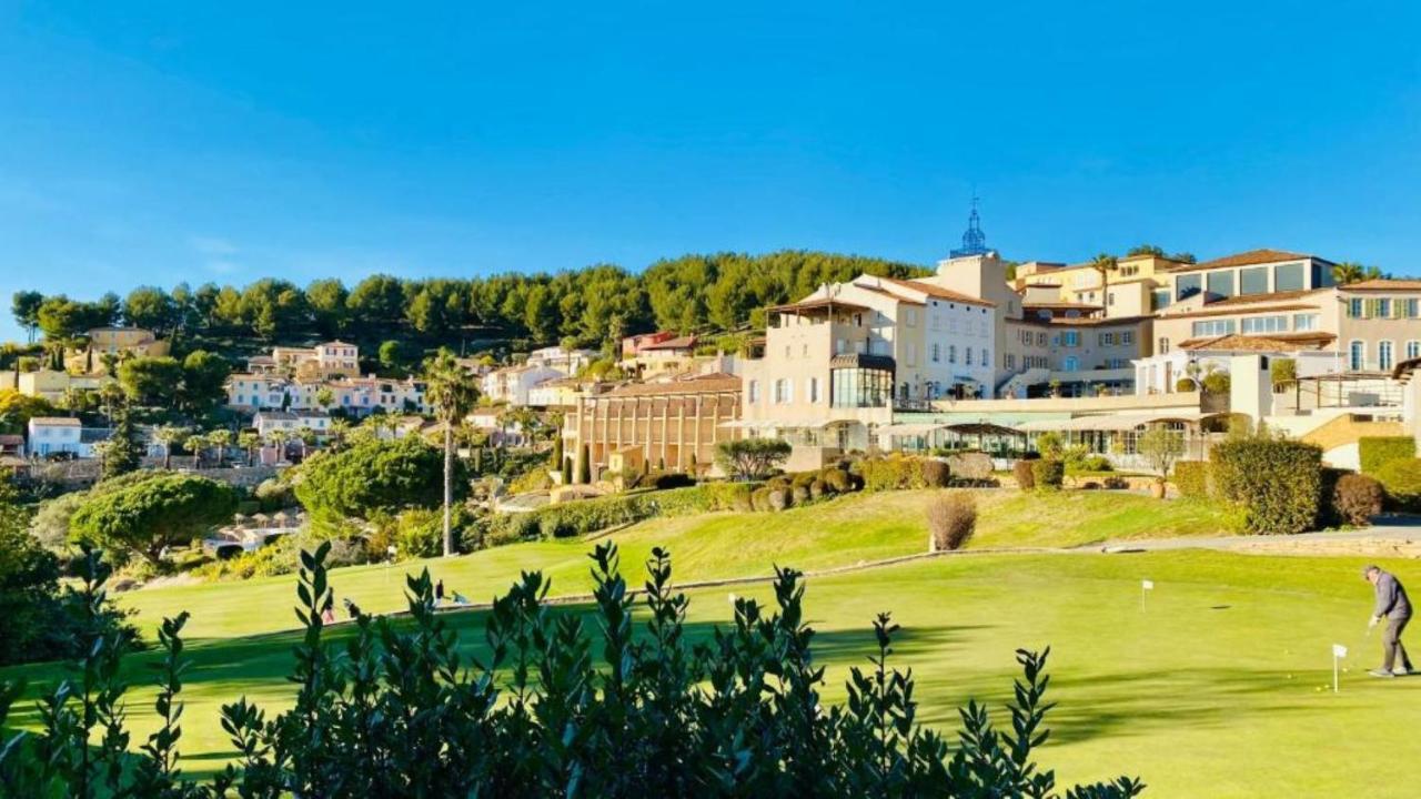 Superbe Villa-Domaine Avec Golf Piscine Et Tennis Saint-Cyr-sur-Mer Buitenkant foto